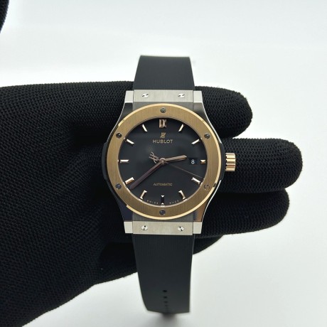 JJ+공장 위블로 클래식퓨전 42mm 로즈골드콤비 블랙다이얼 러버스트랩 Classic Fusion Bang 42mm SS/RG/RU Black JJ+F A1110  (제이제이플러스)
