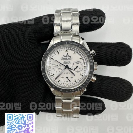OM공장 오메가 스피드마스터 스틸 스누피 화이트다이얼 브레이슬릿 SPEEDMASTER SS SNOOPY WHITE DIAL ON SS BRACELET MANUAL WINDING CHRONO MOVEMENT